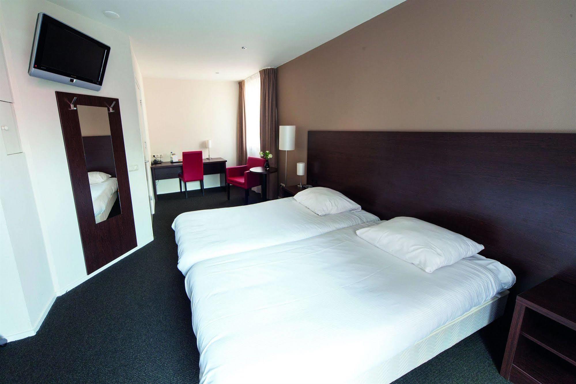 Fletcher Hotel Gilde Deventer Bagian luar foto